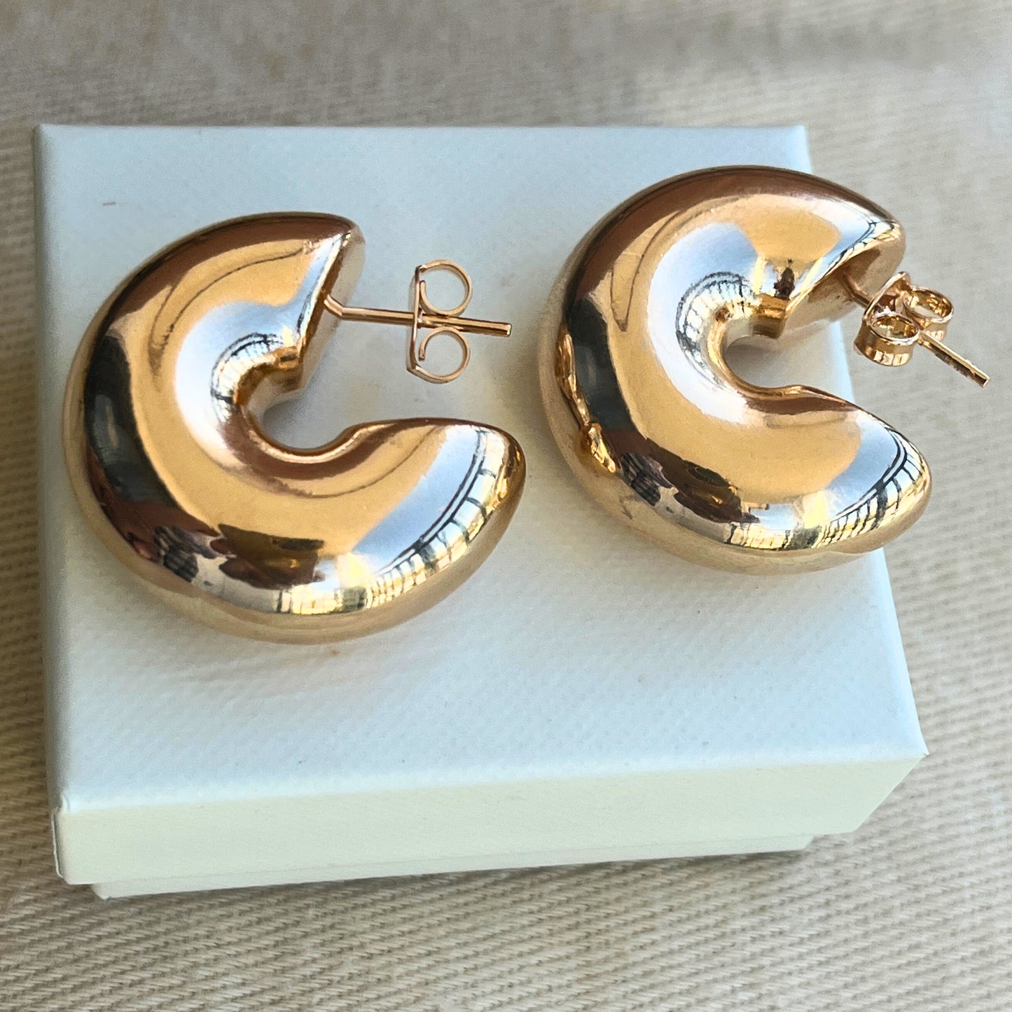 Kelli Half  Chunky Hoop Earrings-18k Gold Filled